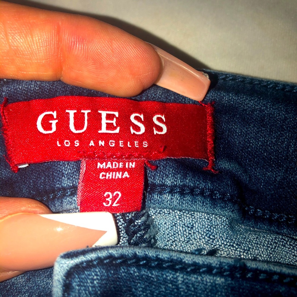 GUESS JEAN SHORTS WOMNS SZ 32